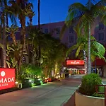 Ramada Plaza By Wyndham West Hollywood Hotel & Suites