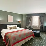Ramada Plaza By Wyndham West Hollywood Hotel & Suites