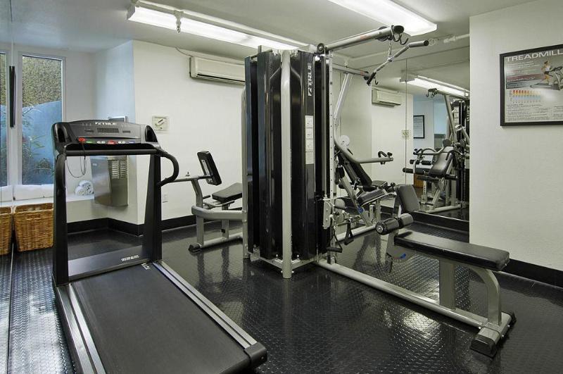 Hotel Ramada Plaza By Wyndham West Hollywood & Los Angeles