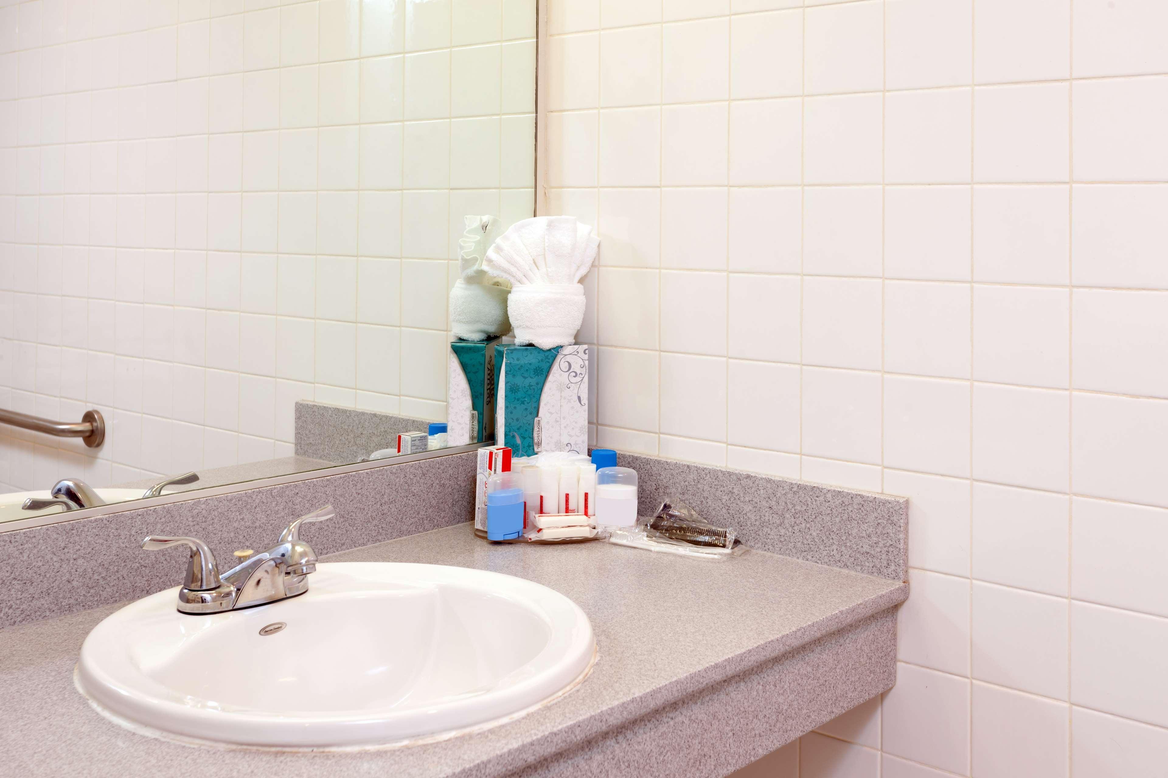 Hotel Ramada Plaza By Wyndham West Hollywood & 3*