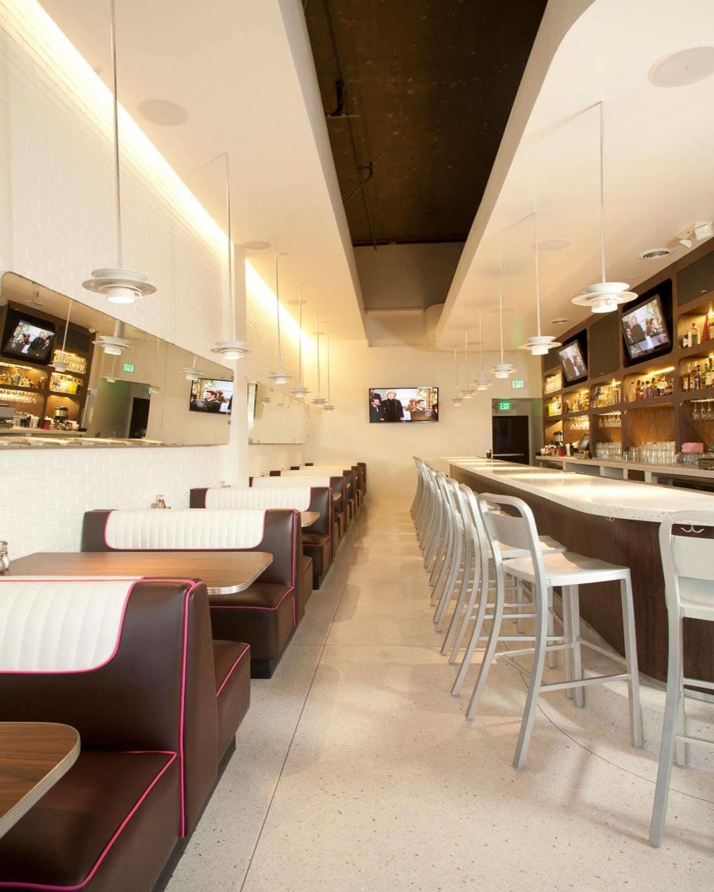 Ramada Plaza By Wyndham West Hollywood & Hotel Los Angeles