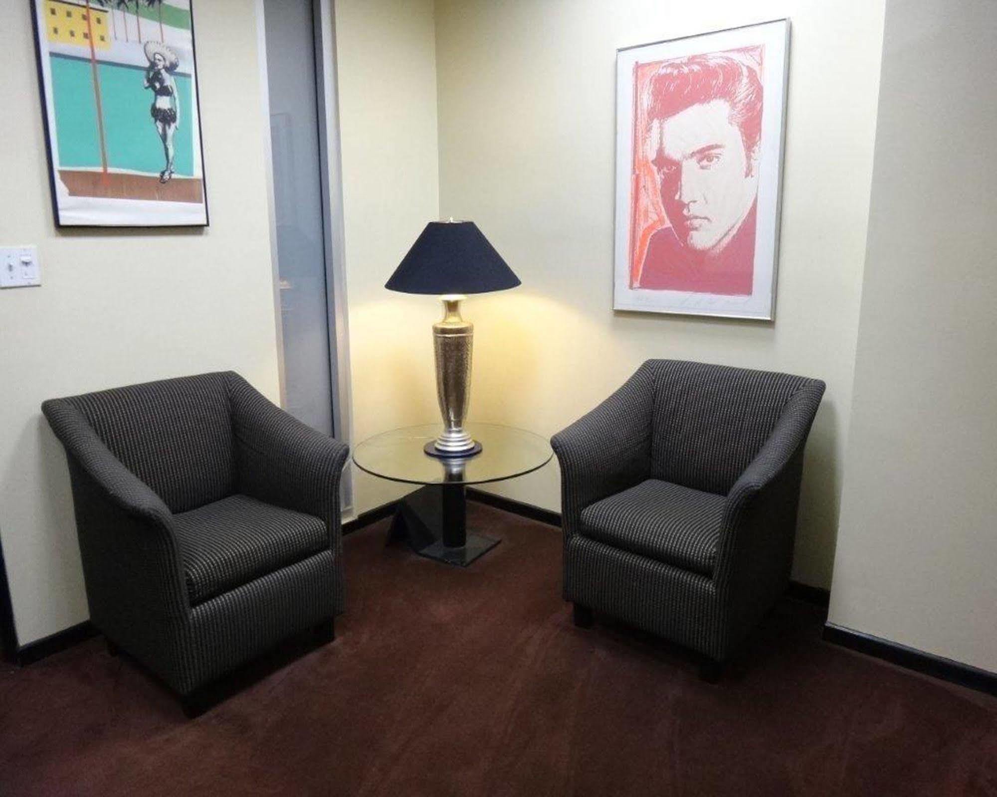 Ramada Plaza By Wyndham West Hollywood & Hotel