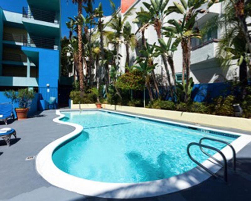 Ramada Plaza By Wyndham West Hollywood & Hotel Los Ángeles
